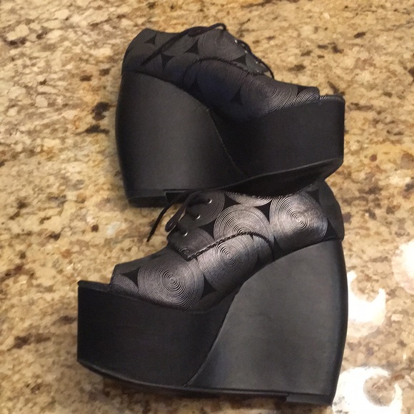 Penny Loves Kenny Platform Shoes, size 7.5. - Picture 4 of 7